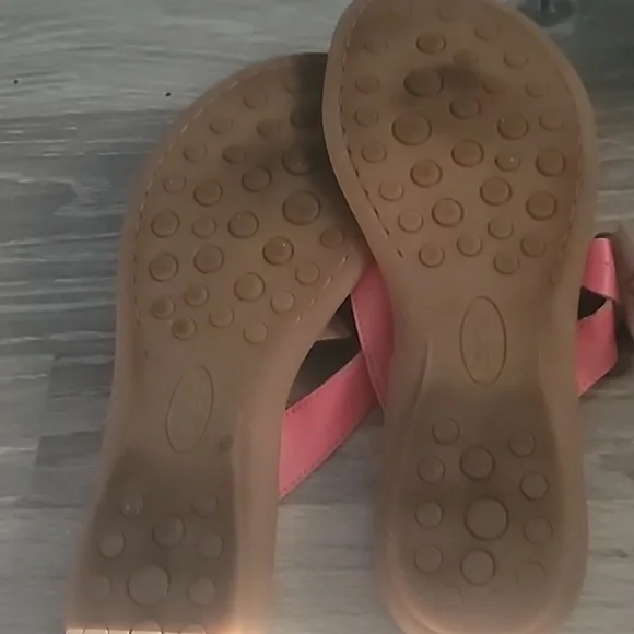 b.o.c. Women's Sandals 8M Red Pink Floral Flip Flop Flower Vegan Leather Shoes - Picture 7 of 9